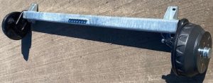 AXLE 1600KG BRAKED 1675MBC 2140OHF 5X112PCD