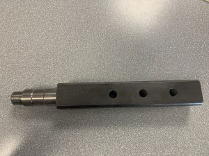 STUB AXLE 1" TAPER ROLLER 10 inch long