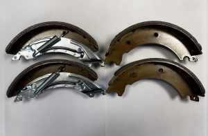 Knott brake shoes  2 pairs 203 x 40 to do one complete axle with springs