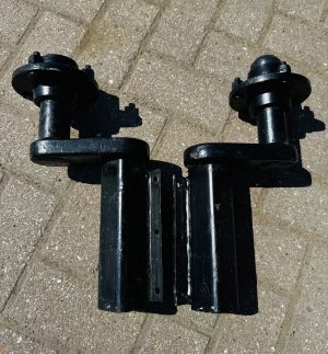 Independent  units 350kg pair unbraked with extended hubs for 10" wheels
